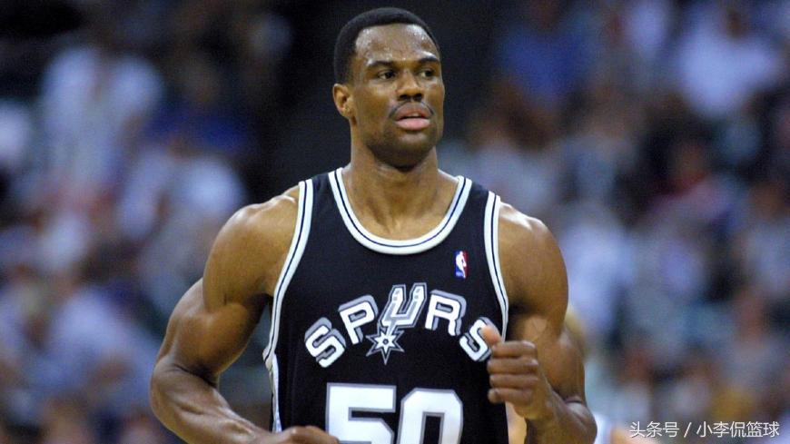 奥尼尔姚明张伯伦,张伯伦和奥尼尔都是中锋吗