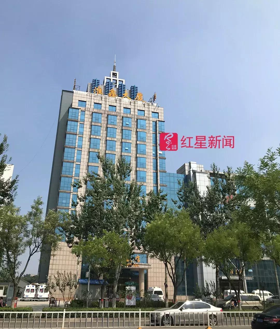 调查丨医院院长跳楼身亡后多名官员充当涉黑团伙“保护伞”被处分