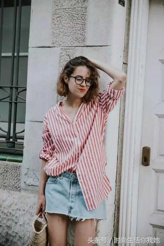 平胸女孩怎么穿才好看,平胸女人怎么穿好看