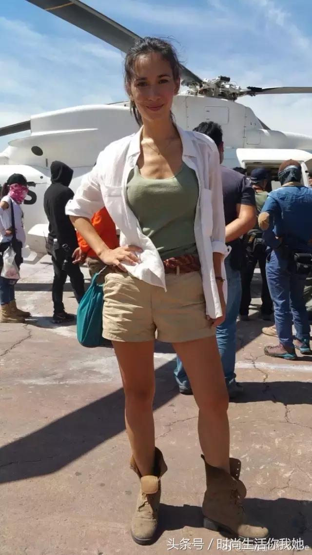 平胸女孩怎么穿才好看,平胸女人怎么穿好看