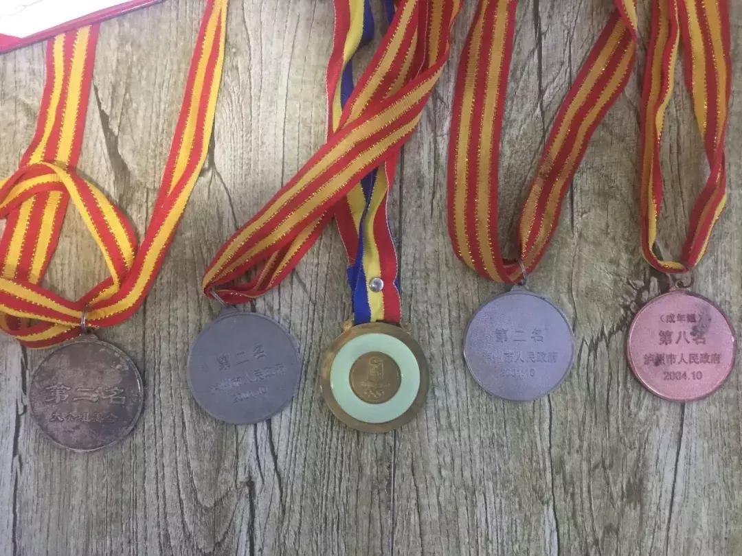 80岁老爷爷玩王者游戏,83岁游戏老爷爷