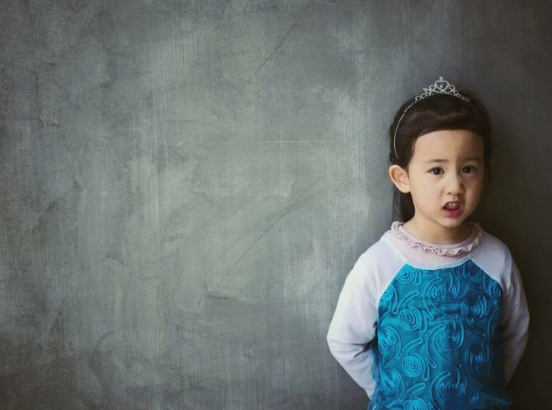 多多和双胞胎合照,多多和妹妹视频