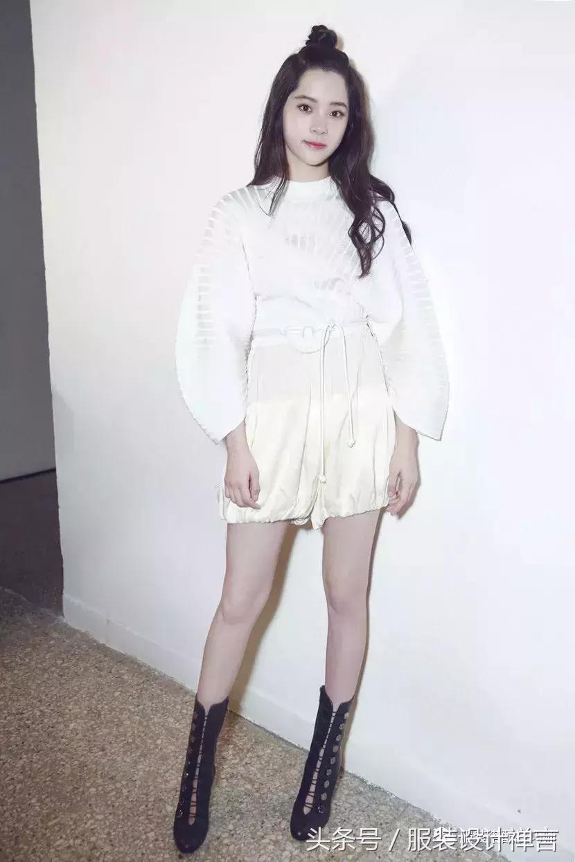 穿衣搭配：少买衣服，多学搭配，简单的基础款搭配就够美！