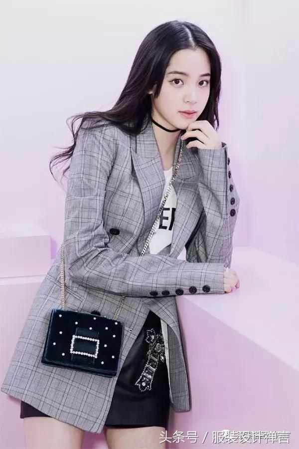 穿衣搭配：少买衣服，多学搭配，简单的基础款搭配就够美！