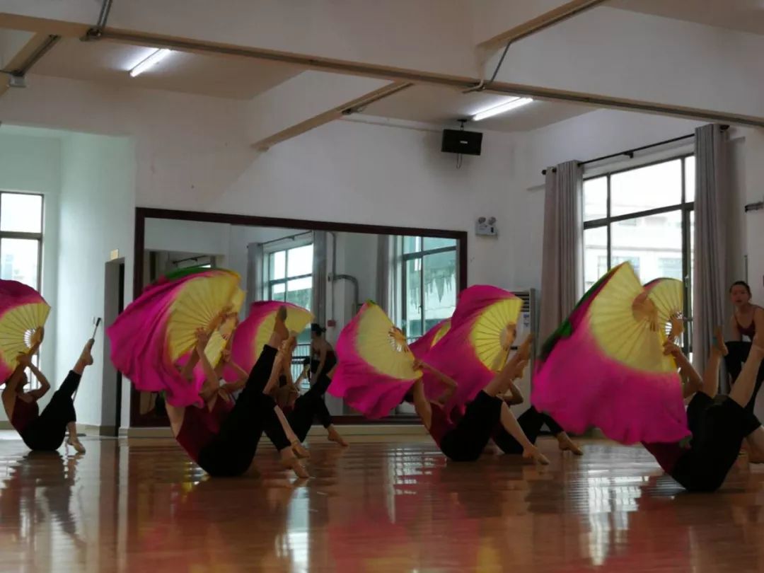 只有“学霸”才能上好大学?这群海南学生说:不!