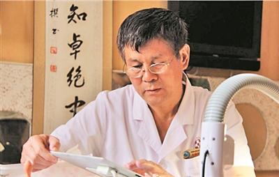 修脚师的逆袭:42年医治20多万患者让修脚走出国门