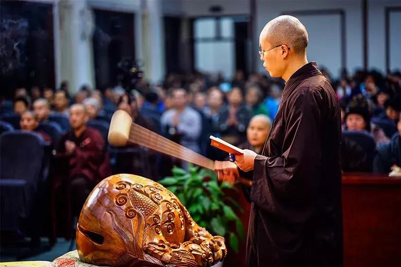 去寺庙怎样正确烧香拜佛,烧香拜佛有讲究谨记佛前十不求