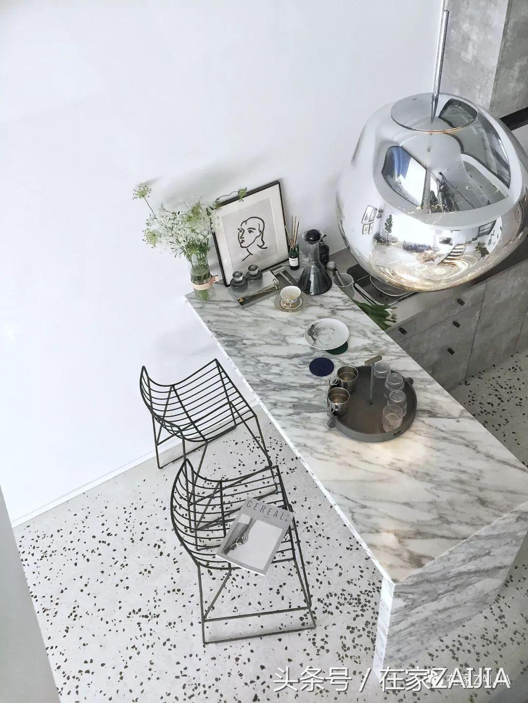 客厅正中放个大楼梯，也太好看了吧！