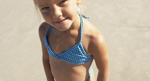 4岁女孩性早熟，罪魁祸首是经常吃这种东西，你家可能就有