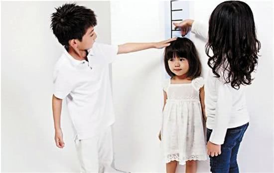 4岁女孩性早熟，罪魁祸首是经常吃这种东西，你家可能就有