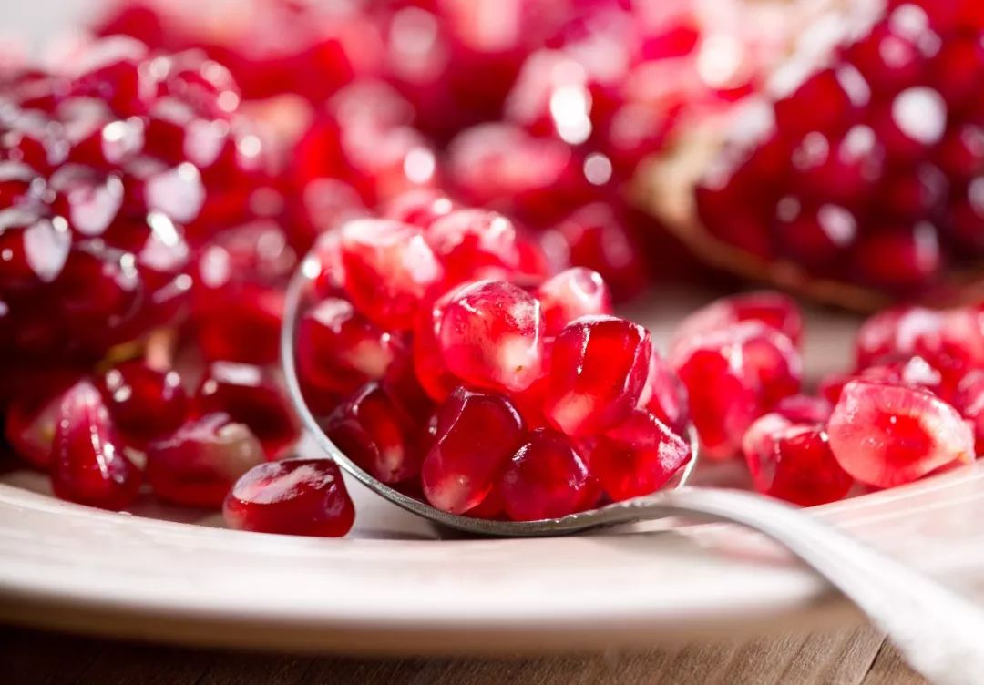 雅诗兰黛突尼斯软籽石榴,被誉为可以吃的雅诗兰黛软籽石榴