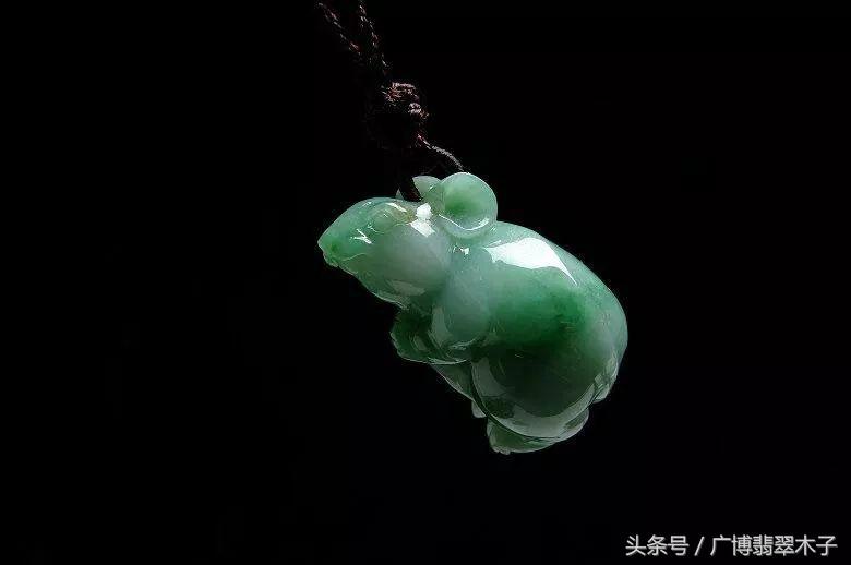 2024年十二生肖最适合戴的玉石,十二属相适合佩戴的翡翠题材