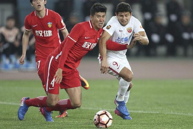 亚冠逆袭还得靠他！23岁铁卫再现一世界级动作，全中超都该羡慕了