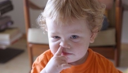 有个坏习惯老抠鼻子怎么办,总想抠鼻子是什么病