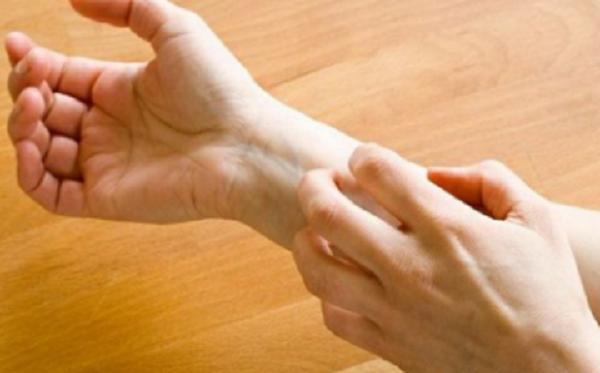 有个坏习惯老抠鼻子怎么办,总想抠鼻子是什么病