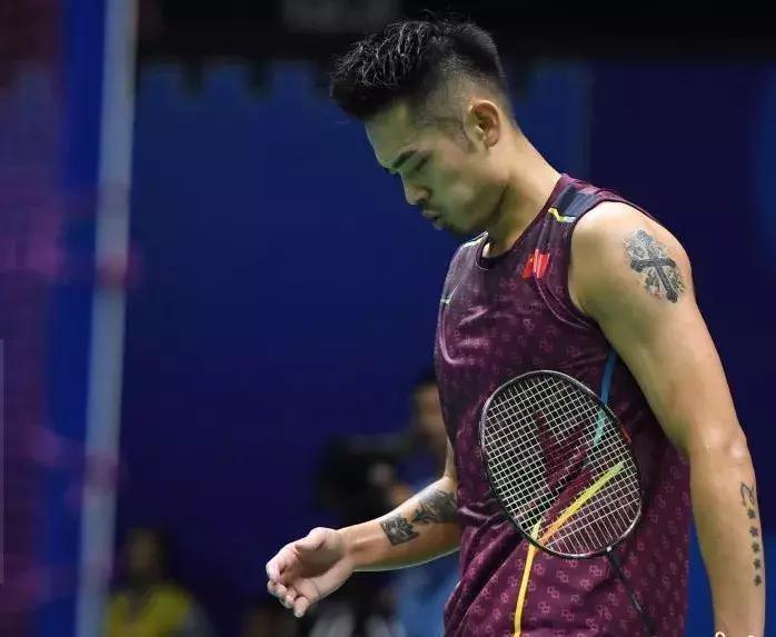 新手如何挑选适合自己的羽毛球拍,新手用多少磅羽毛球拍