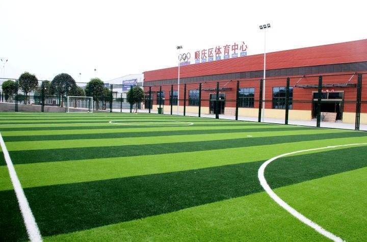 投资足球场怎么样赚钱,投资室内足球场需要多少钱