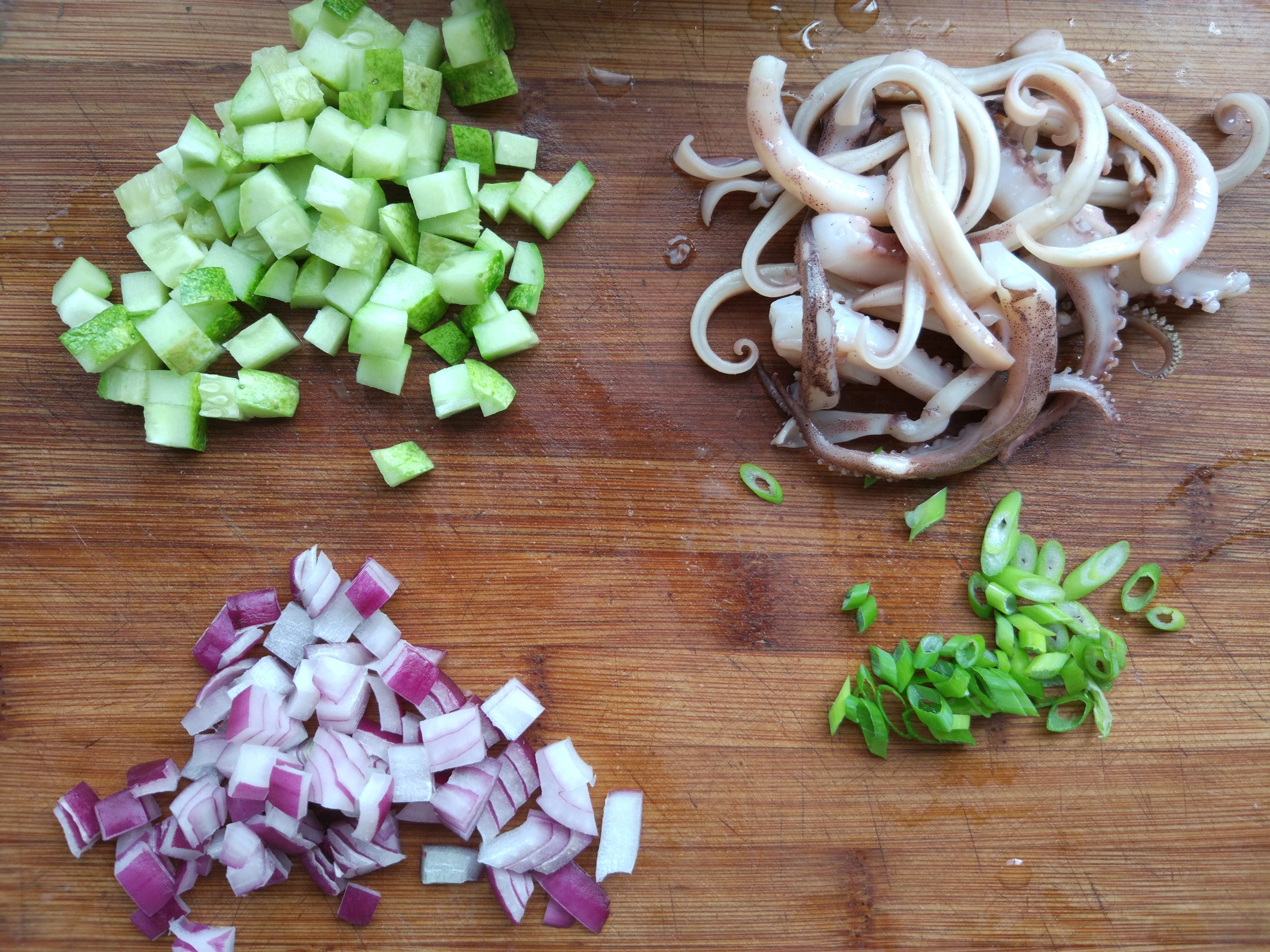 鱿鱼蛋炒饭家常做法,鱿鱼粒蛋炒饭