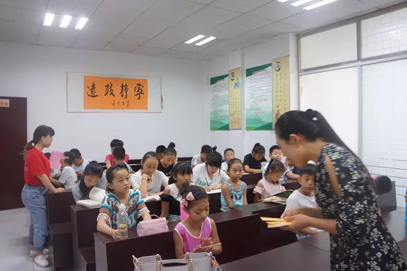 《喜洋洋与灰太狼》动画片中有法律大道理？一起来听泗水县妇联安全知识进社区主题教育