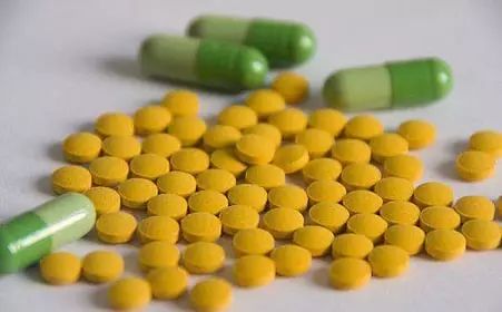 一顿饭吃多了胃难受怎么治疗,一顿饭吃得多了好难受怎么解决