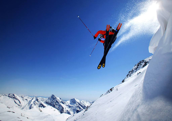 鐖卞鑹哄拰鏂拌嫳浣撹偛鑱旀墜,鐖卞鑹轰綋鑲插拰骞夸笢浣撹偛鍚堜綔