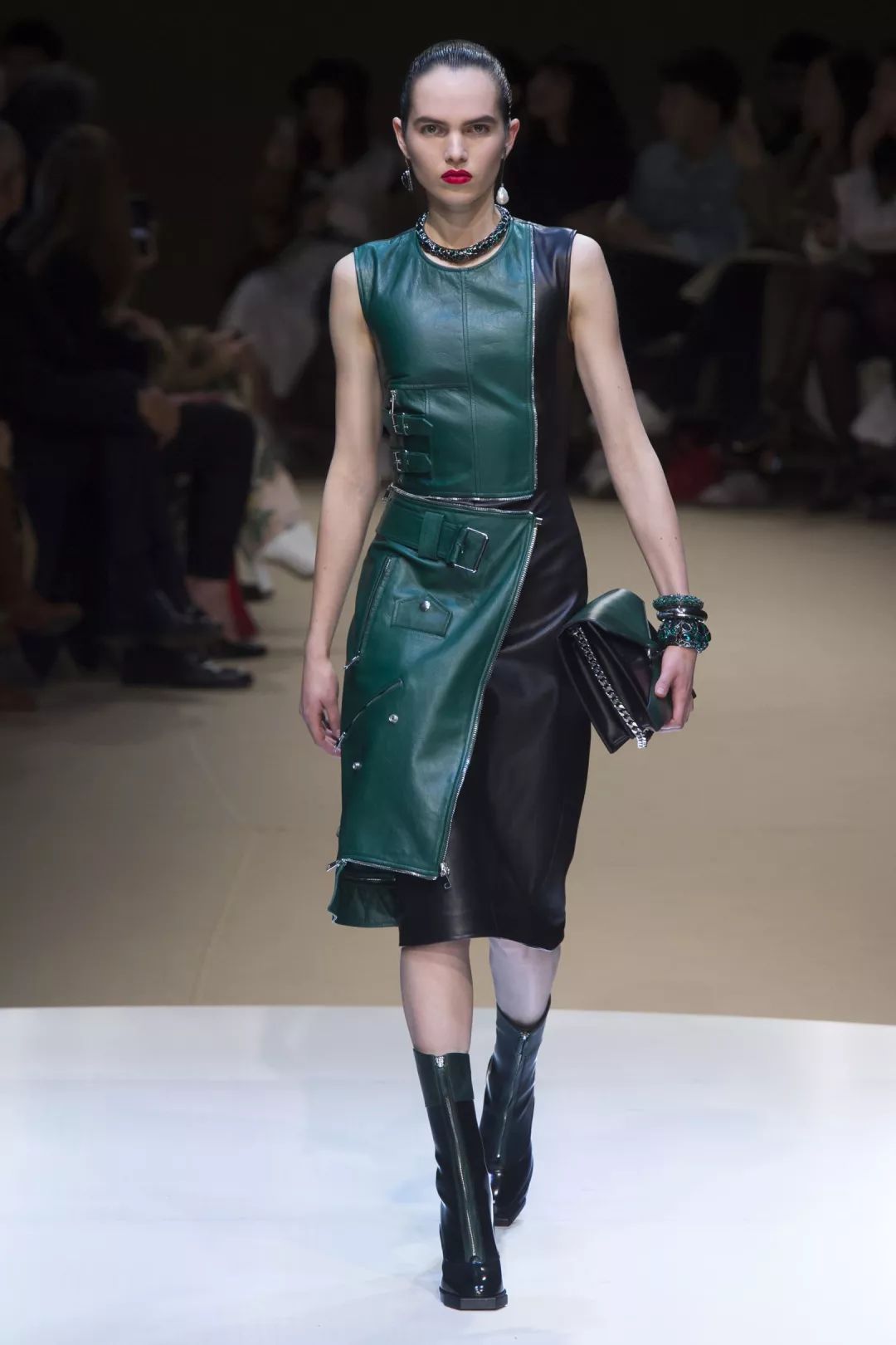 五大席卷2018秋冬时装周的潮流