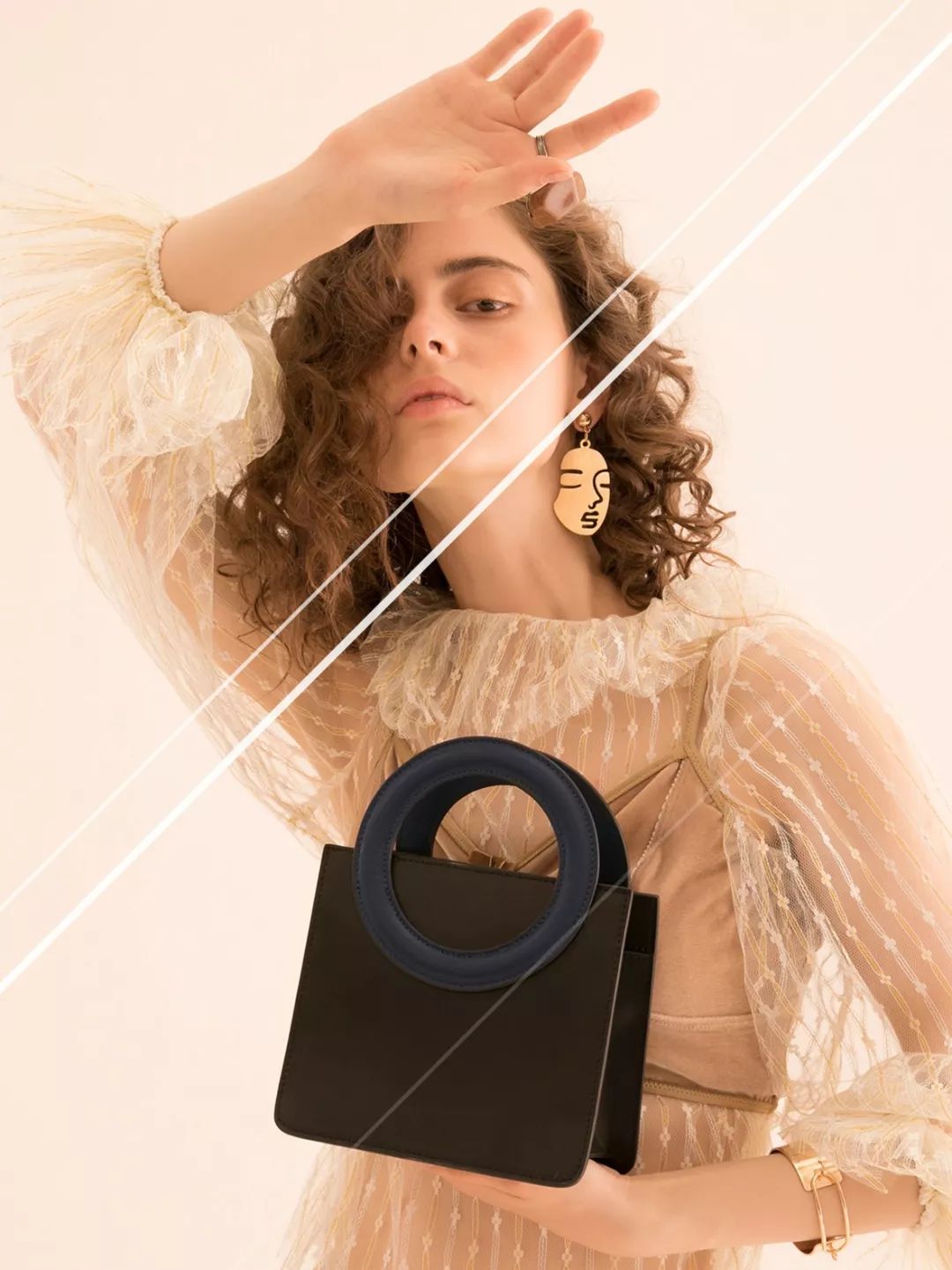 毛孔粗大黑头多脸爱出油小妙招,毛孔黑头夏天出油怎么护肤