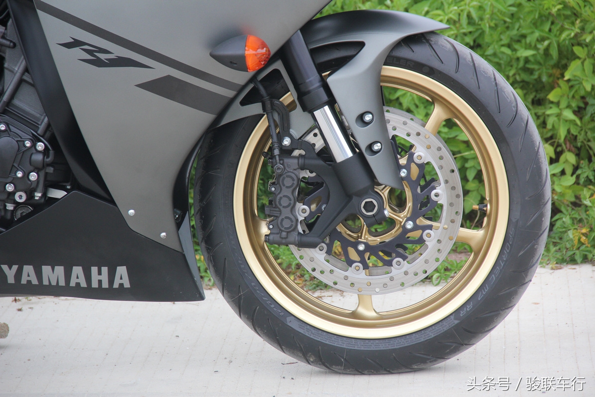 2013年雅马哈yzf-r1黑色,雅马哈yzf战斧r1价格