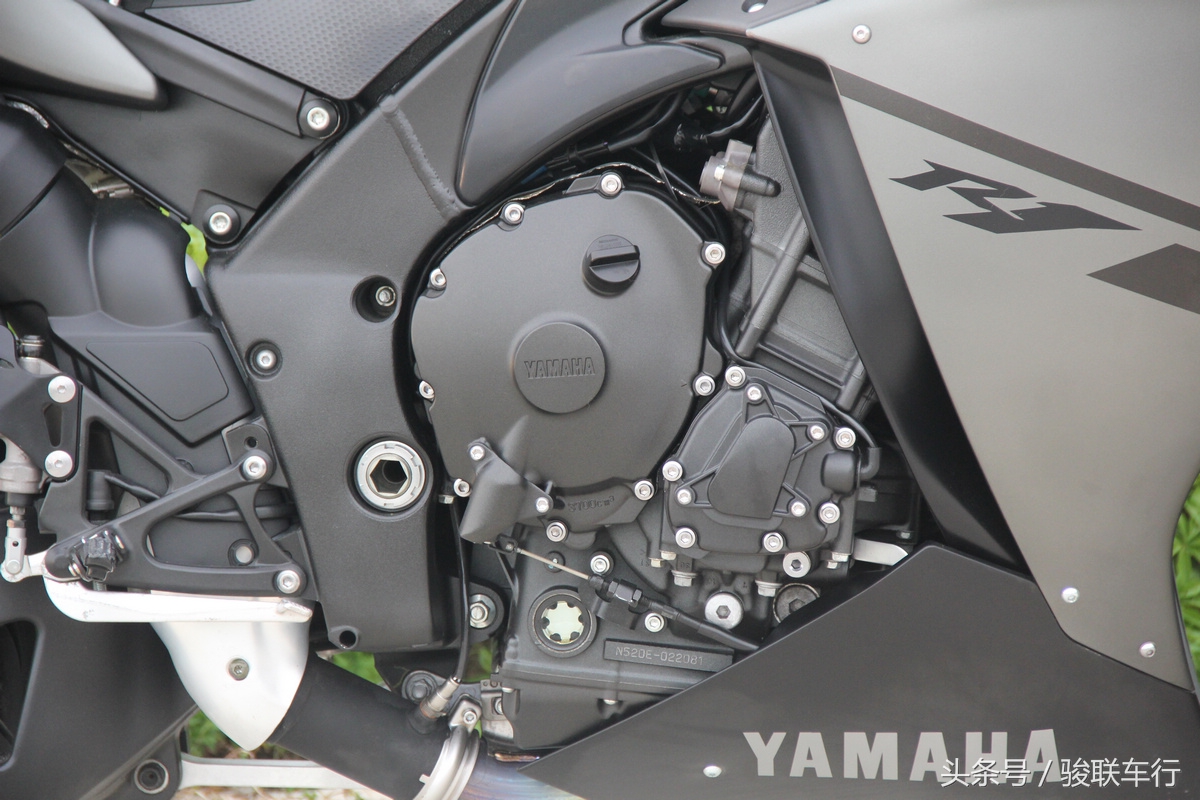 2013年雅马哈yzf-r1黑色,雅马哈yzf战斧r1价格