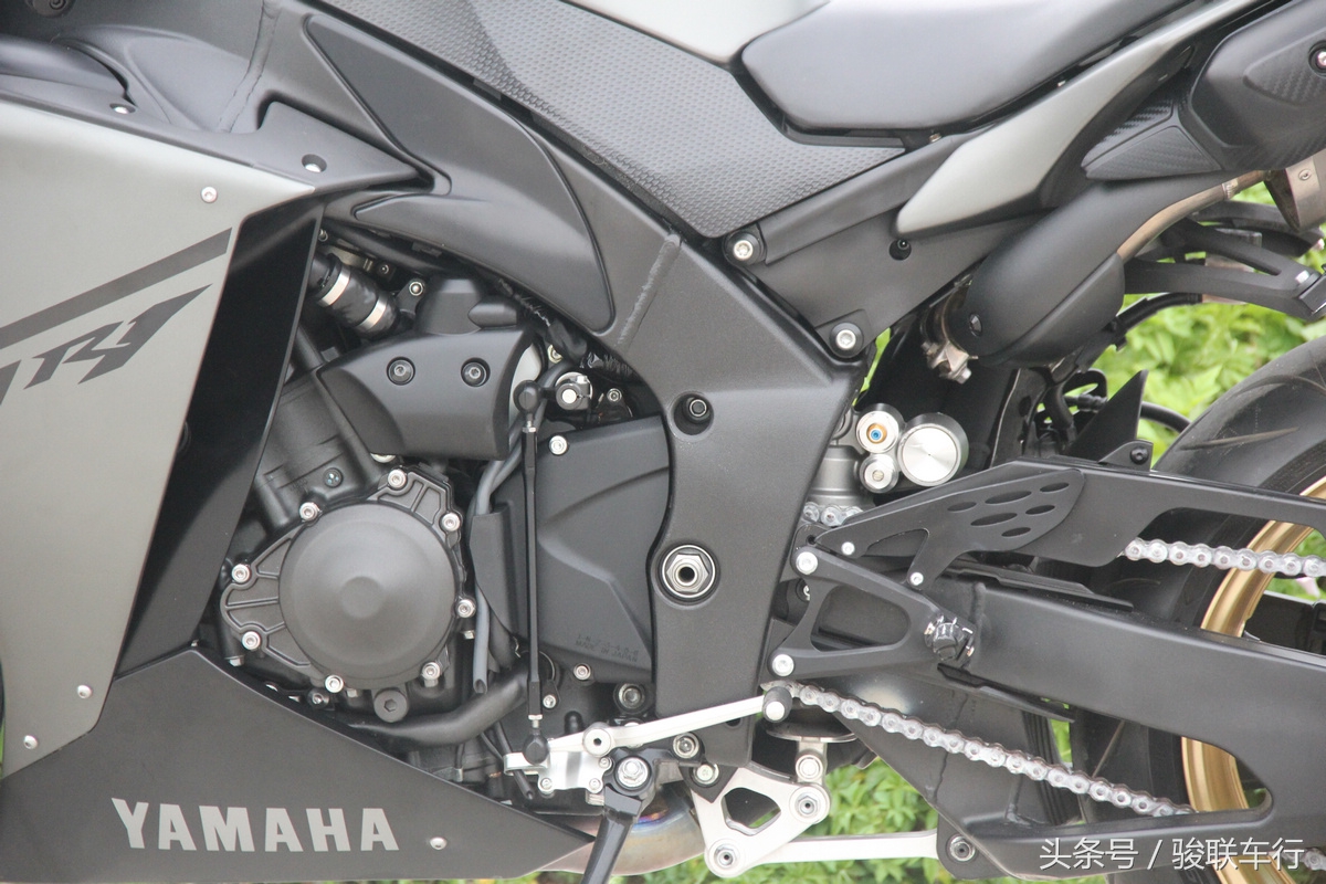 2013年雅马哈yzf-r1黑色,雅马哈yzf战斧r1价格