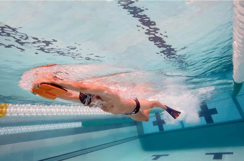 钢铁直男与钢筋直男,钢铁直男和钛合金直男