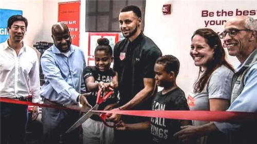 贵人鸟作价2.73亿转让虎扑股权，郑智个人战靴599元你买不买？｜懒熊早知道