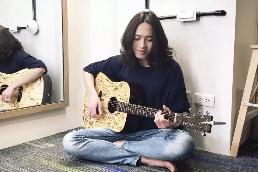 零基础学吉他先学什么,学吉他用什么