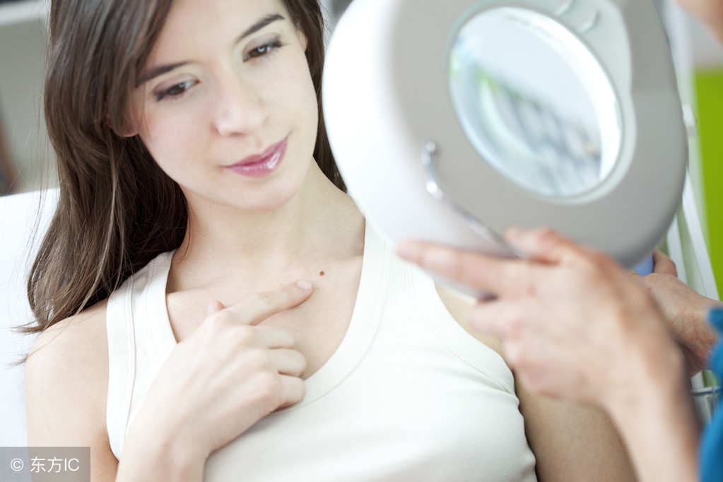 脸上有一颗痣很大怎么去除,脸上有痣看一下代表什么