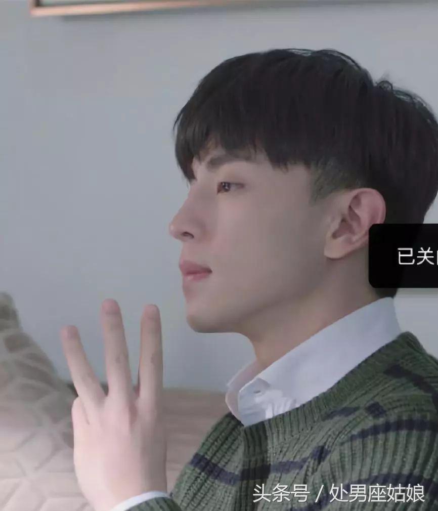 我数了一下邓伦起码和5个女星有CP感，这是男友脸还是丑帅脸？