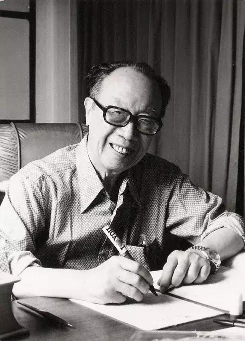 梁实秋老舍哪个名气大,鲁迅冰心老舍他们有排名吗