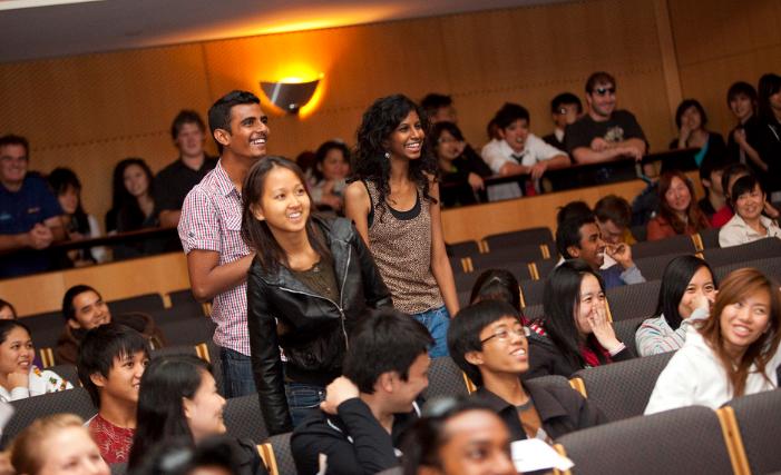 送孩子出国就是选择孤独,送孩子出国有什么忠告