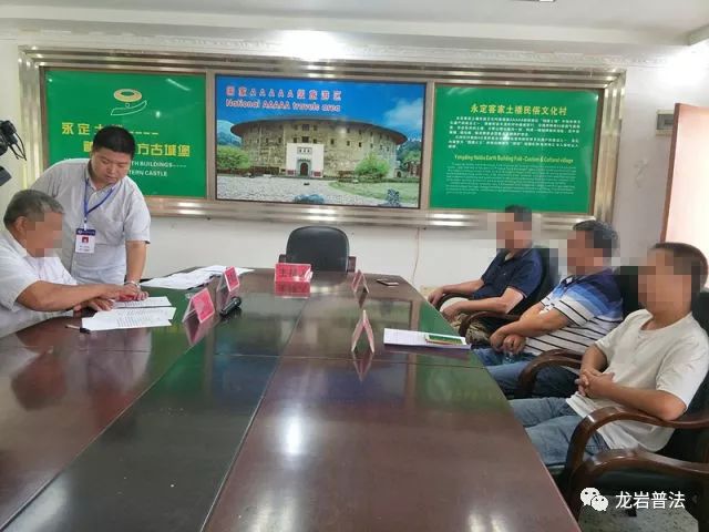 村民养的鱼离奇死亡,村子里的鱼全死了