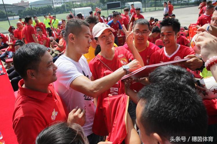 冯博轩恒大集锦,冯博轩足球报完整视频