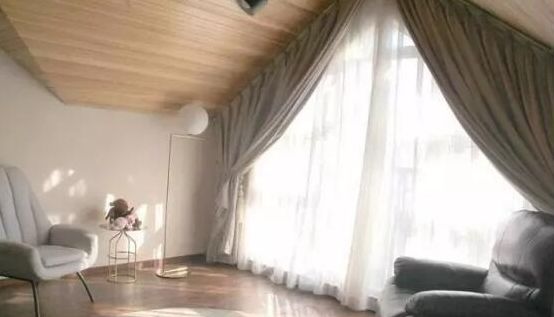 顶楼带阁楼房子装修完成,买顶楼阁楼装修