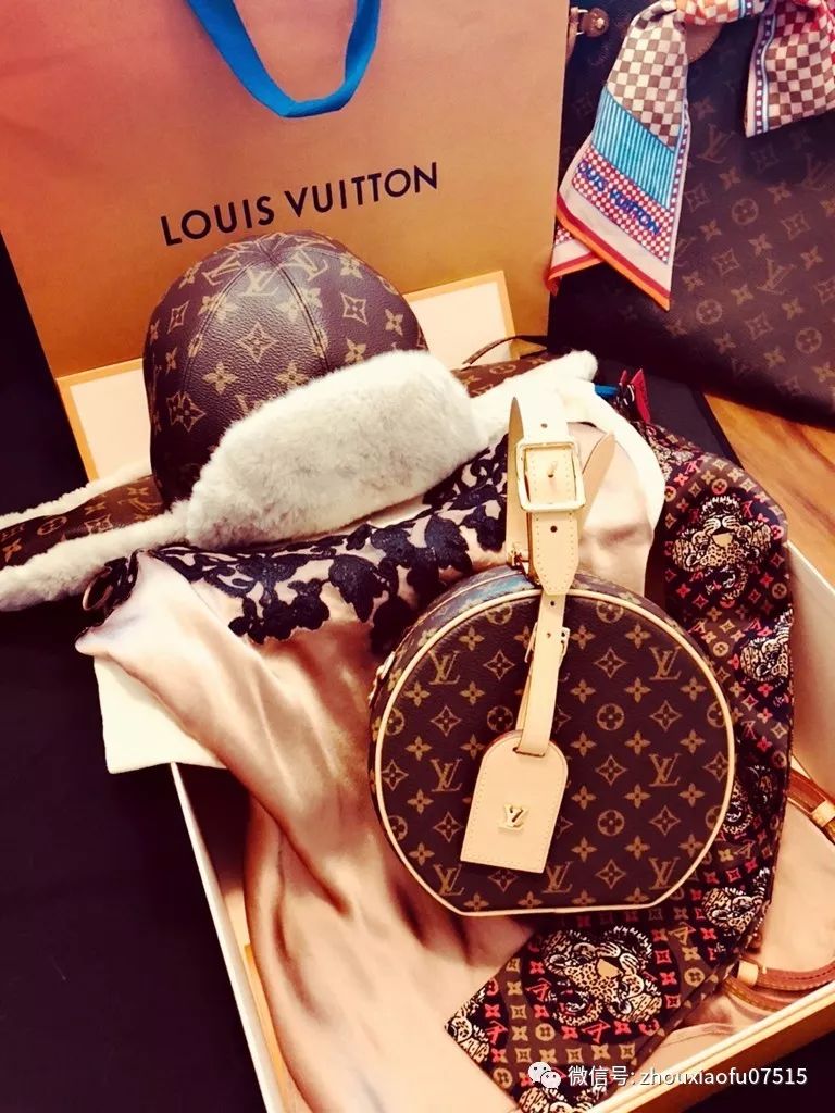 「周小福」「福夸」｜超级难买的LV圆饼包，还好我已拥有你