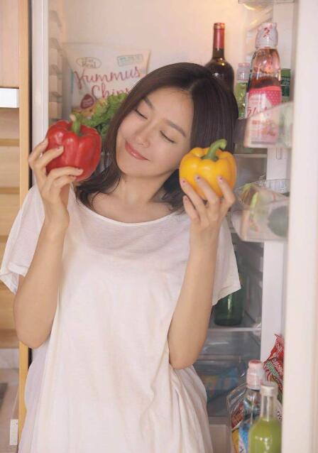 年轻时的秦岚真实照片,秦岚的真实年轻照