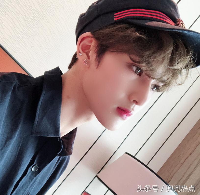 李权哲生日被朱正廷说哭完整版,李权哲生日被朱正廷说哭视频