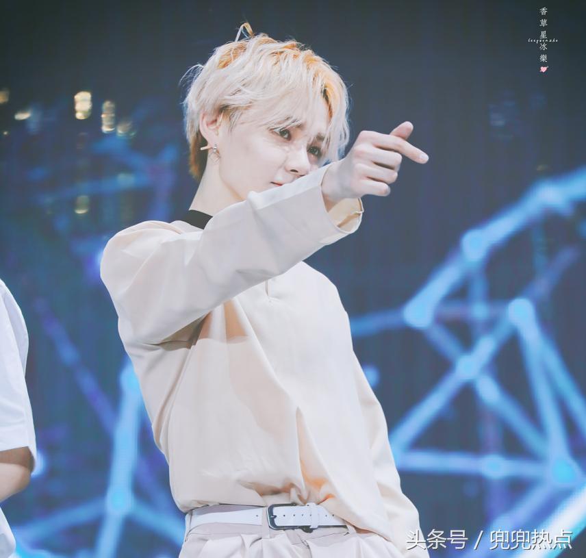 李权哲生日被朱正廷说哭完整版,李权哲生日被朱正廷说哭视频