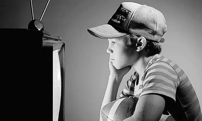 有一种可怕的病,叫儿童电视孤独症