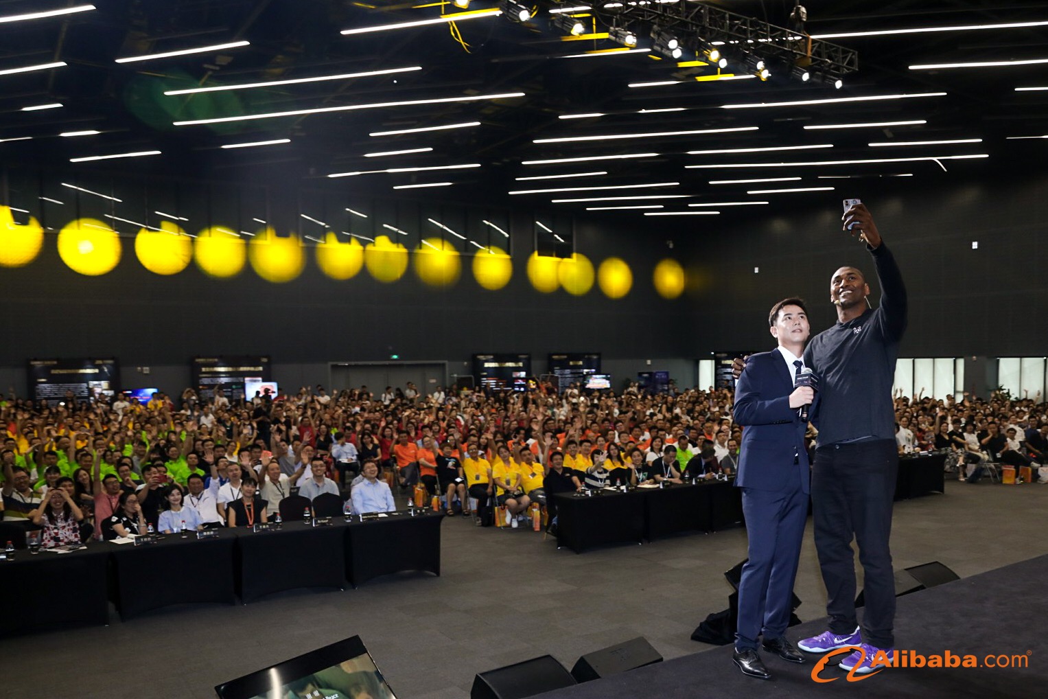 前NBA球星搞“代购”从阿里巴巴国际站批发熊猫服“倒卖”美国