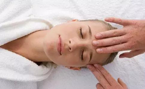 小脑萎缩的中医治疗与调养之道,老人小脑萎缩的症状与治疗方法