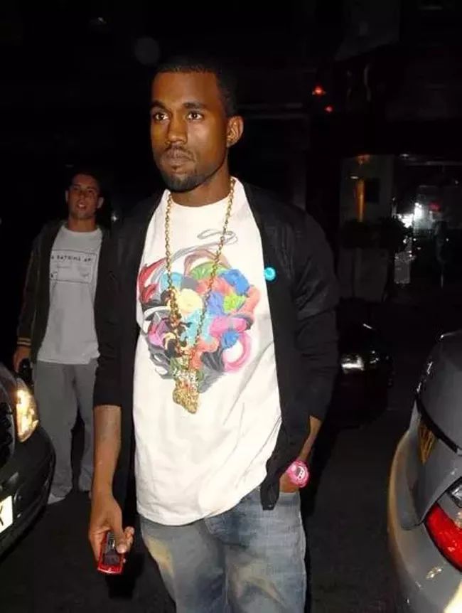 经久不衰的潮流单品,这几年流行的潮流单品