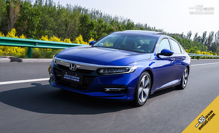 油耗低至4L还兼顾了运动性?试驾十代雅阁锐·混动