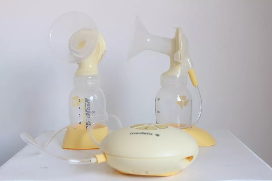 母乳瓶喂必须用吸奶器吗,靠吸奶器实现母乳喂养